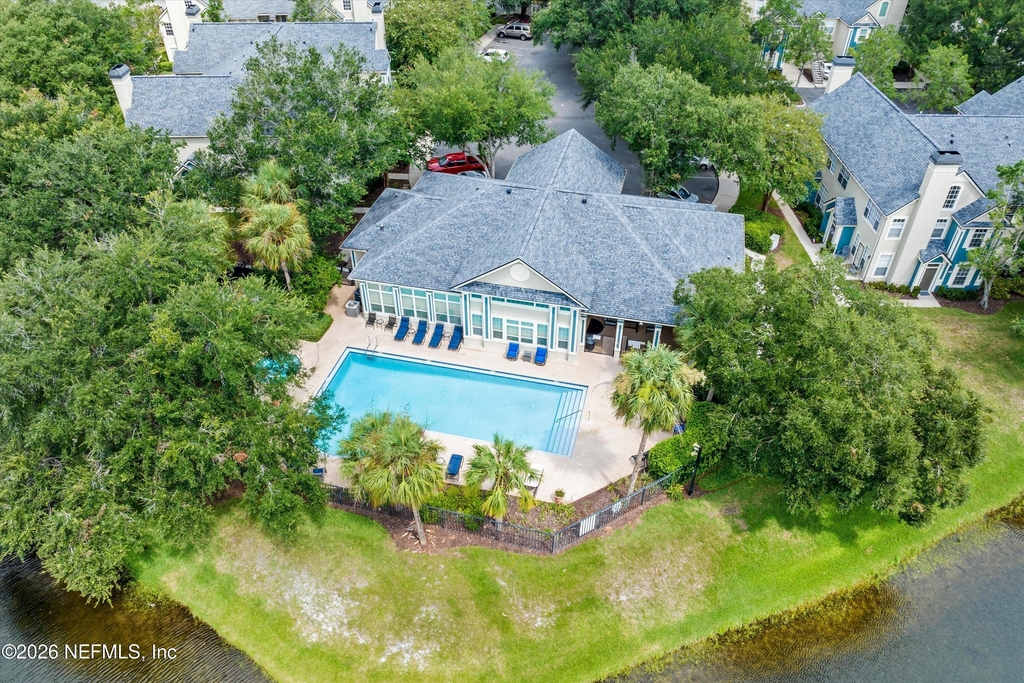 13700 Richmond Park Drive N - Photo 23