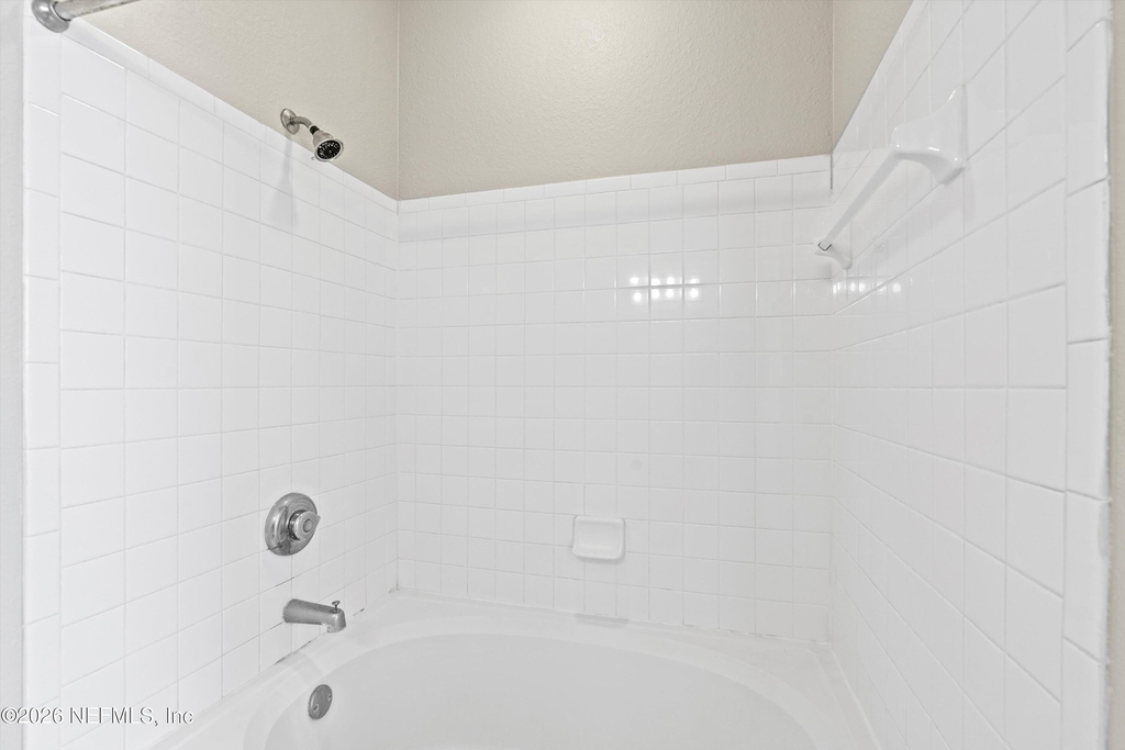13700 Richmond Park Drive N - Photo 20