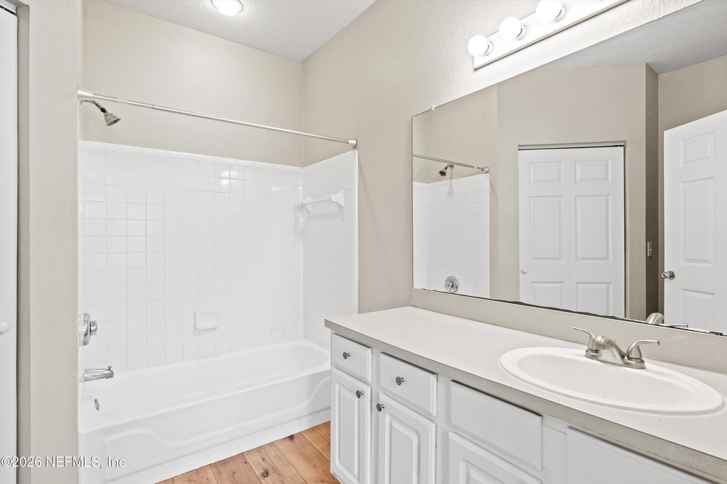 13700 Richmond Park Drive N - Photo 15