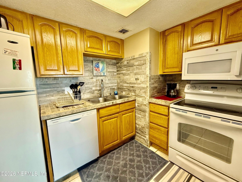 2700 Ocean Shore Boulevard - Photo 12