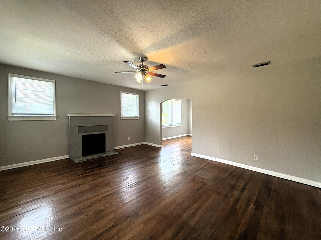 843 Mackinaw Street - Photo 2