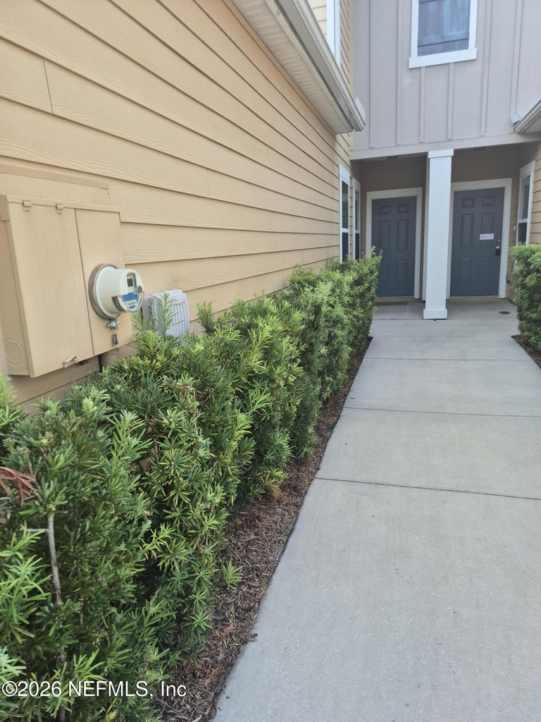 141 Whitland Way - Photo 1