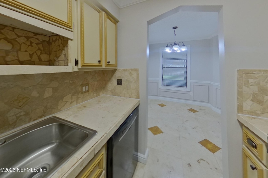 4324 Queensway Drive - Photo 3