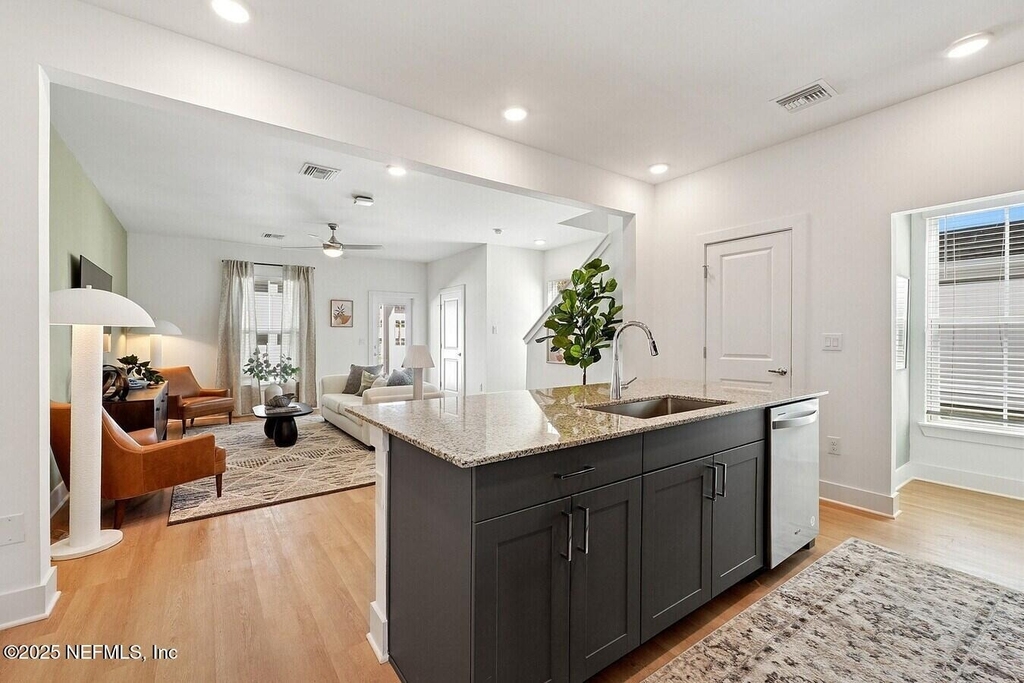 3730 Dupont Avenue - Photo 4