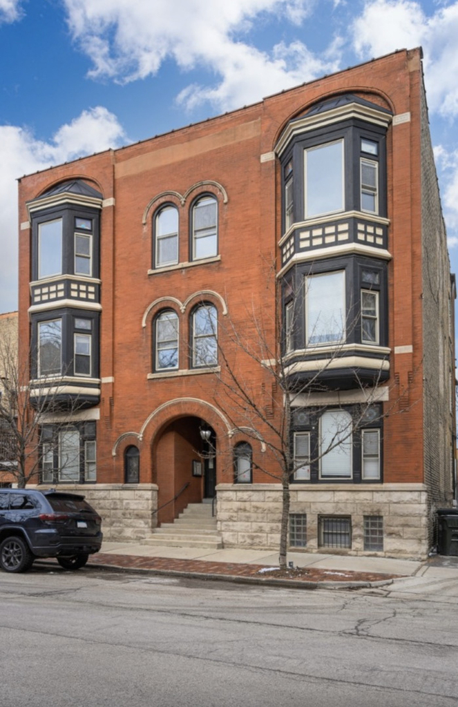 2149 N Racine Avenue - Photo 0