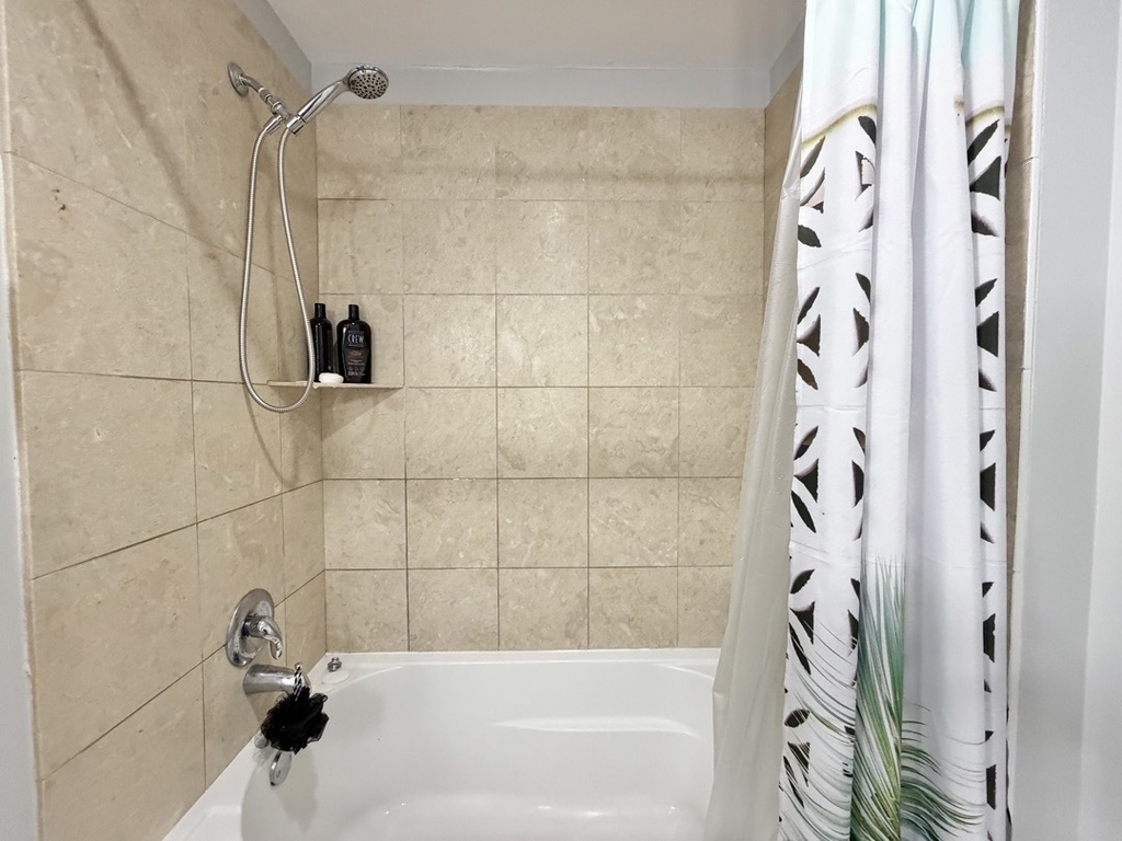 828 W Grace Street - Photo 17