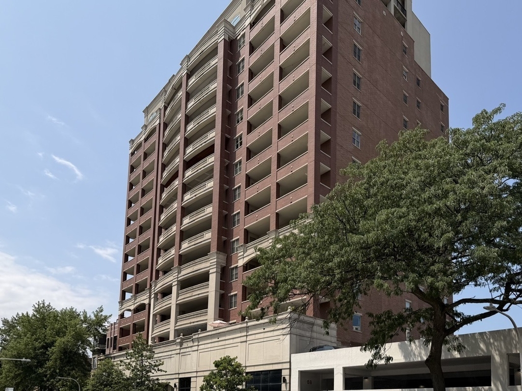 828 W Grace Street - Photo 0