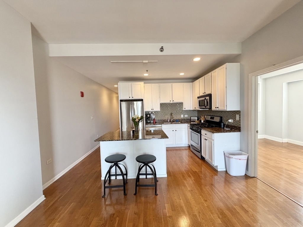 828 W Grace Street - Photo 9