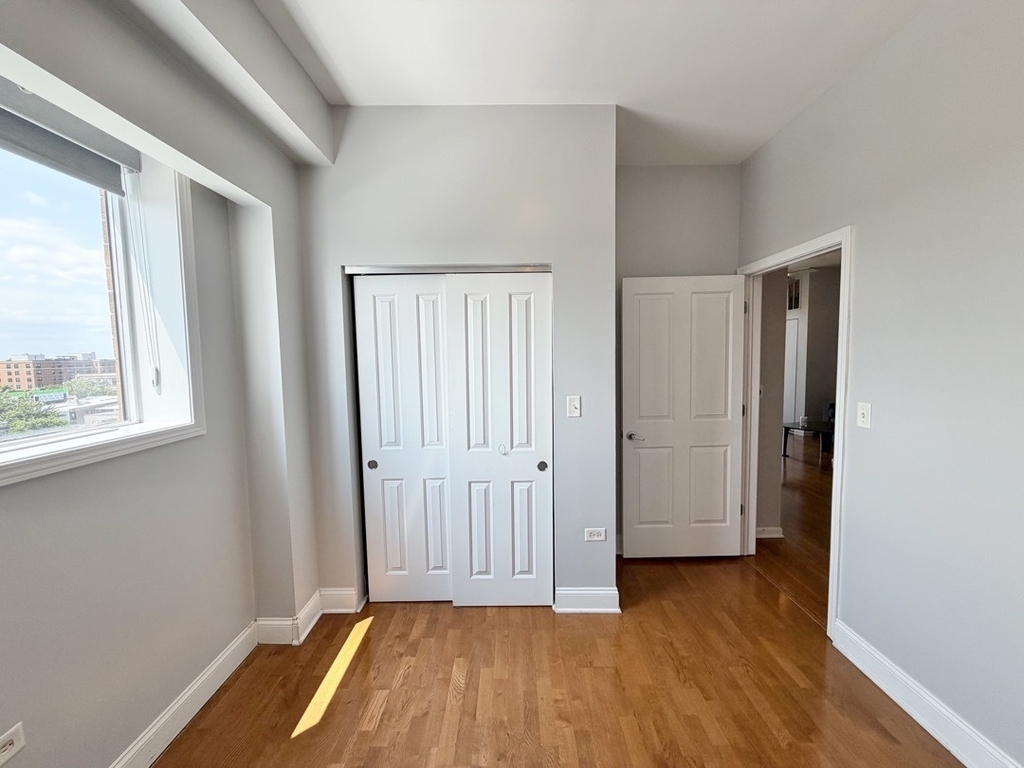 828 W Grace Street - Photo 13