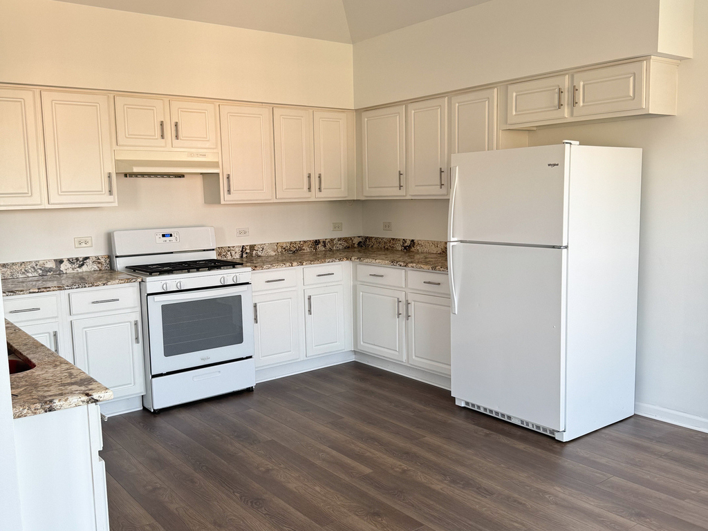 16600 Liberty Circle - Photo 4