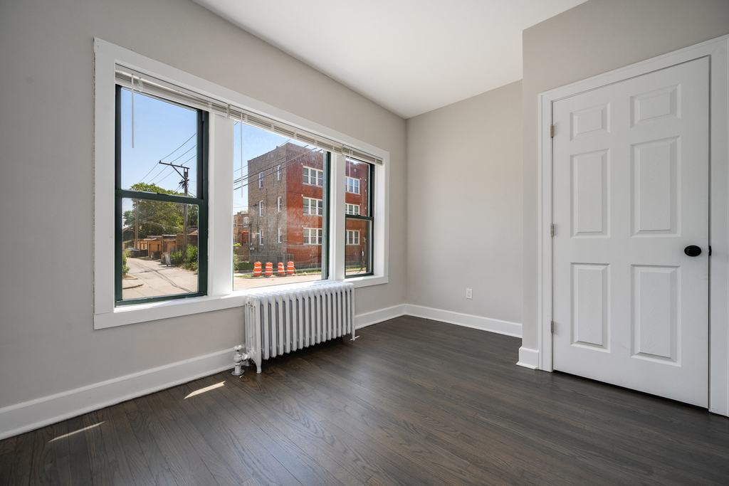 1206 W 83rd Street - Photo 4