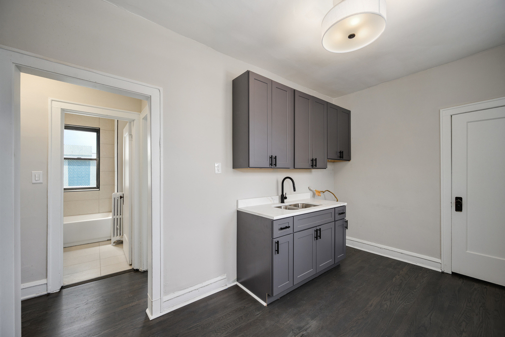 1206 W 83rd Street - Photo 5
