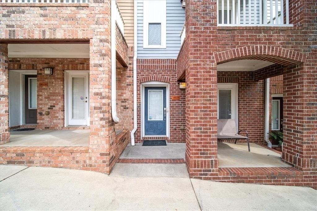 205 16th Street Nw - Photo 1