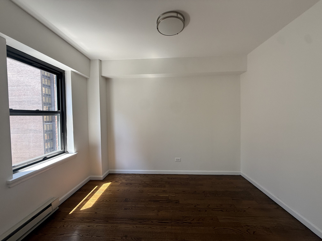 157 East 57th Street - Photo 10