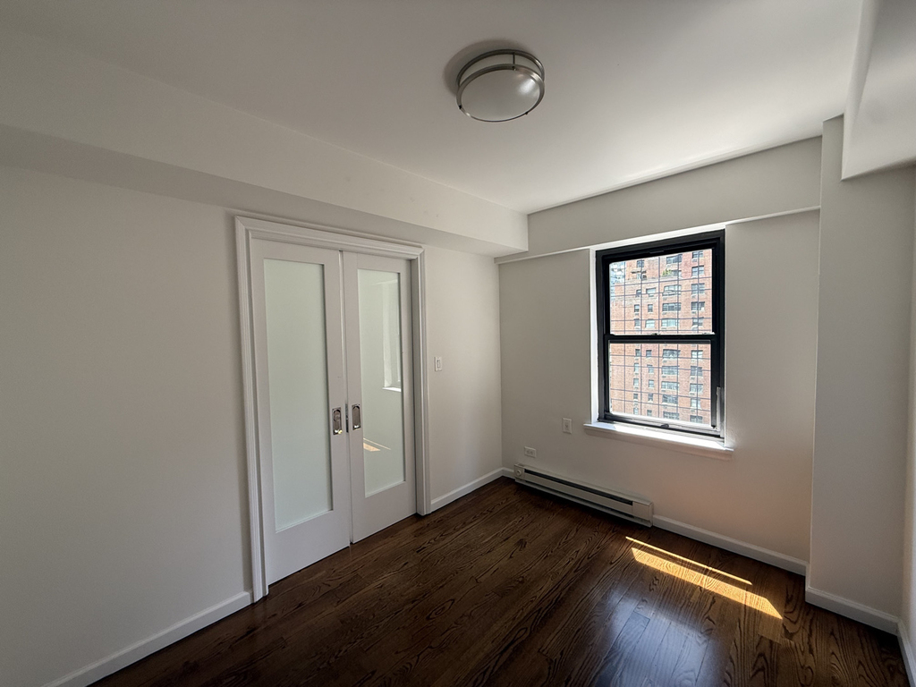 157 East 57th Street - Photo 4