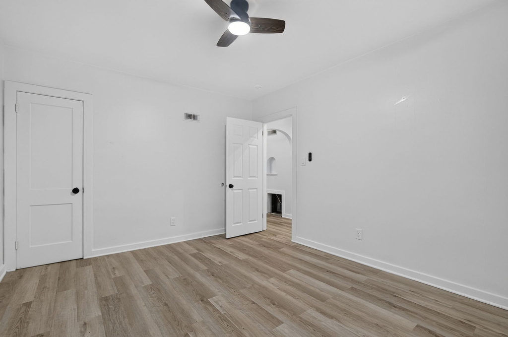 705 Washington Street - Photo 11