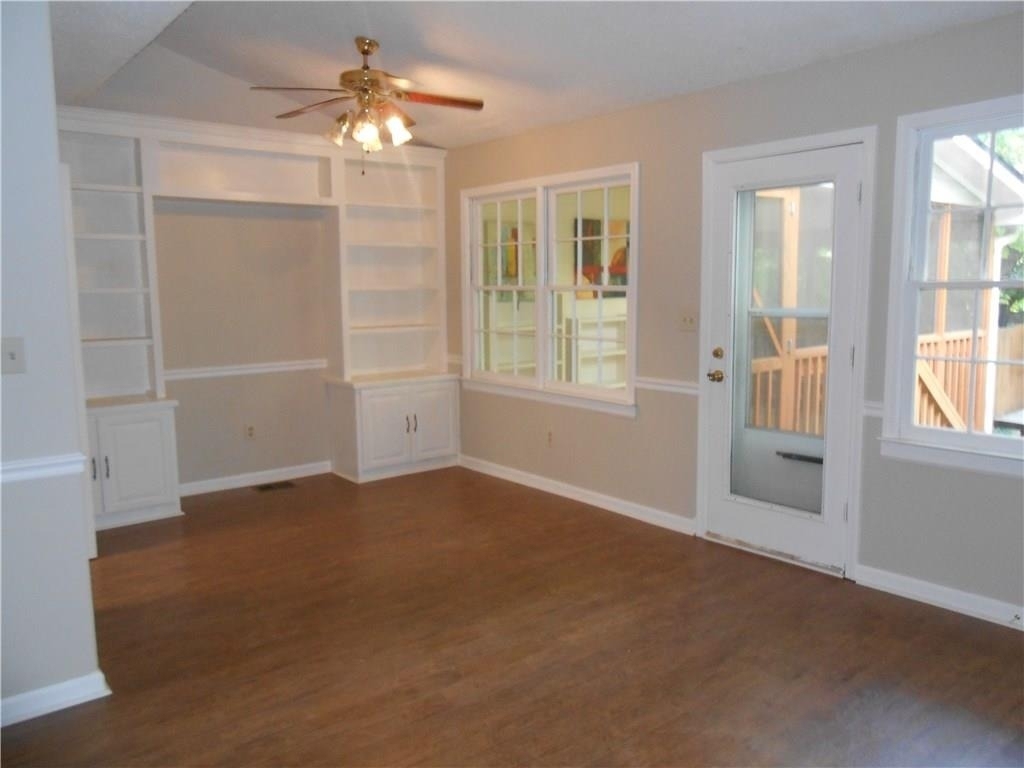 1135 Country Club Place Nw - Photo 3