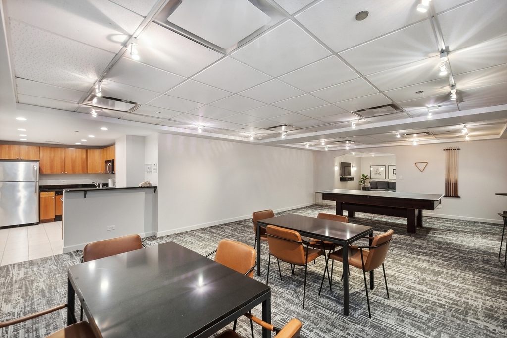 30 E Huron Street - Photo 25