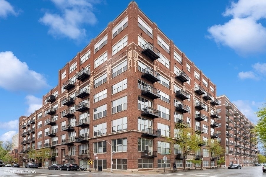 1500 W Monroe Street - Photo 0