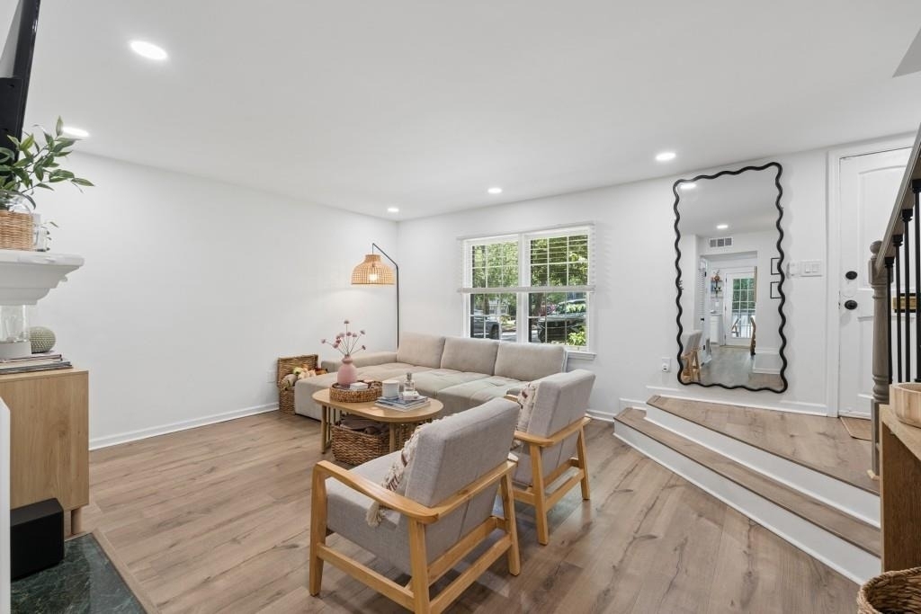 140 Amherst Place Nw - Photo 3
