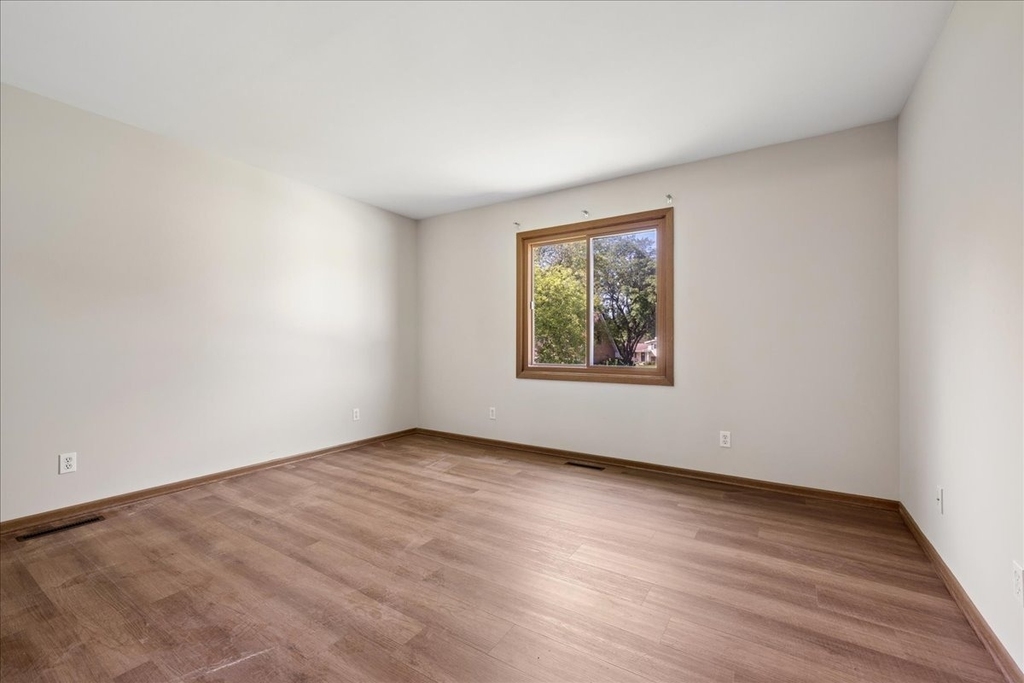 870 Boxwood Drive - Photo 10