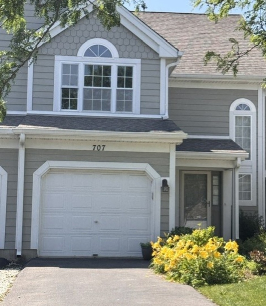 707 Kingsbridge Drive - Photo 0