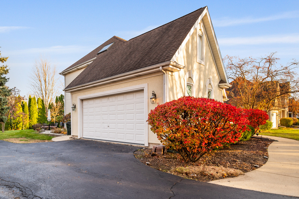 142 N Dixon Drive - Photo 1