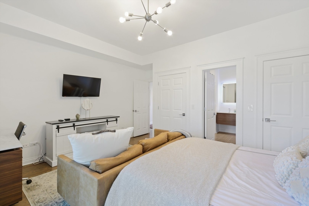 2027 W Race Avenue - Photo 14