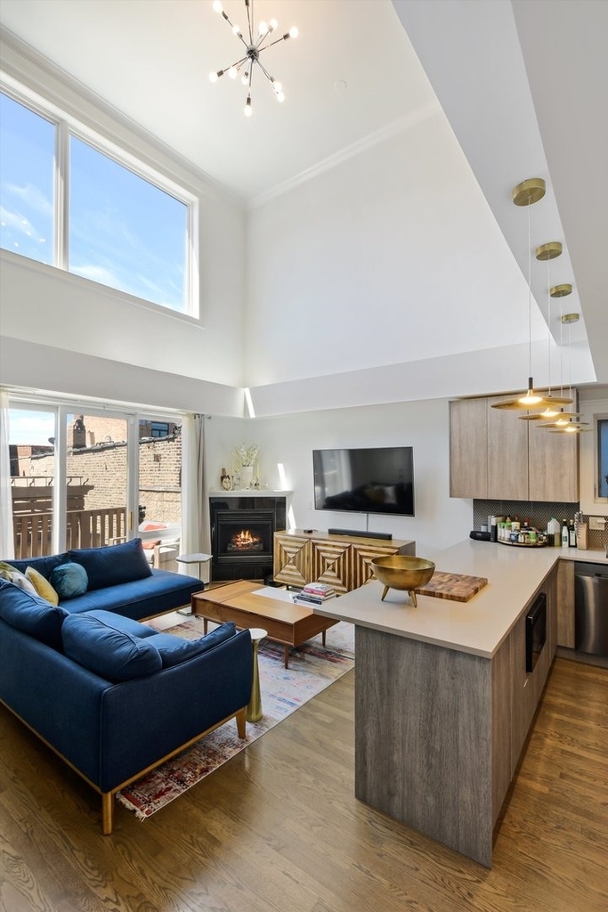 2027 W Race Avenue - Photo 2