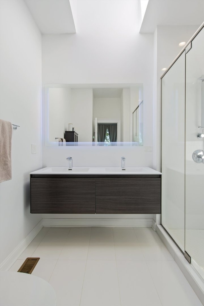 2027 W Race Avenue - Photo 10