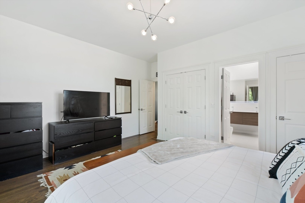 2027 W Race Avenue - Photo 9