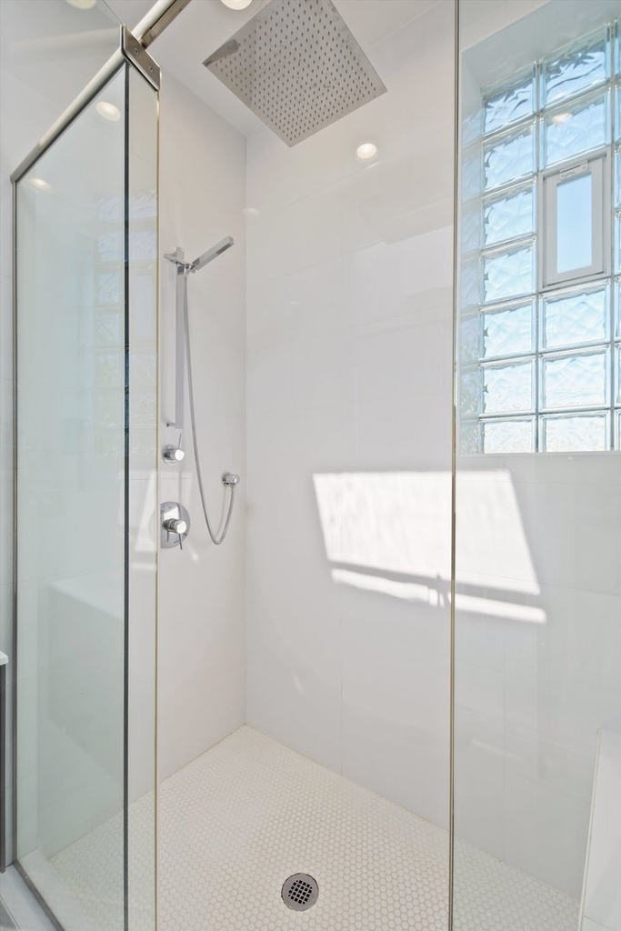 2027 W Race Avenue - Photo 11