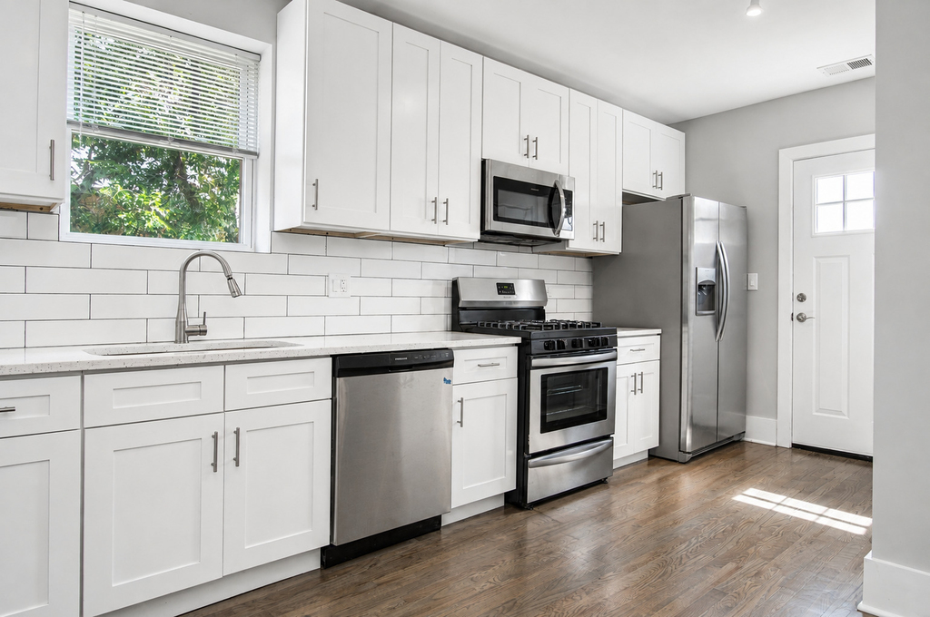 1901 W 21st Place - Photo 1