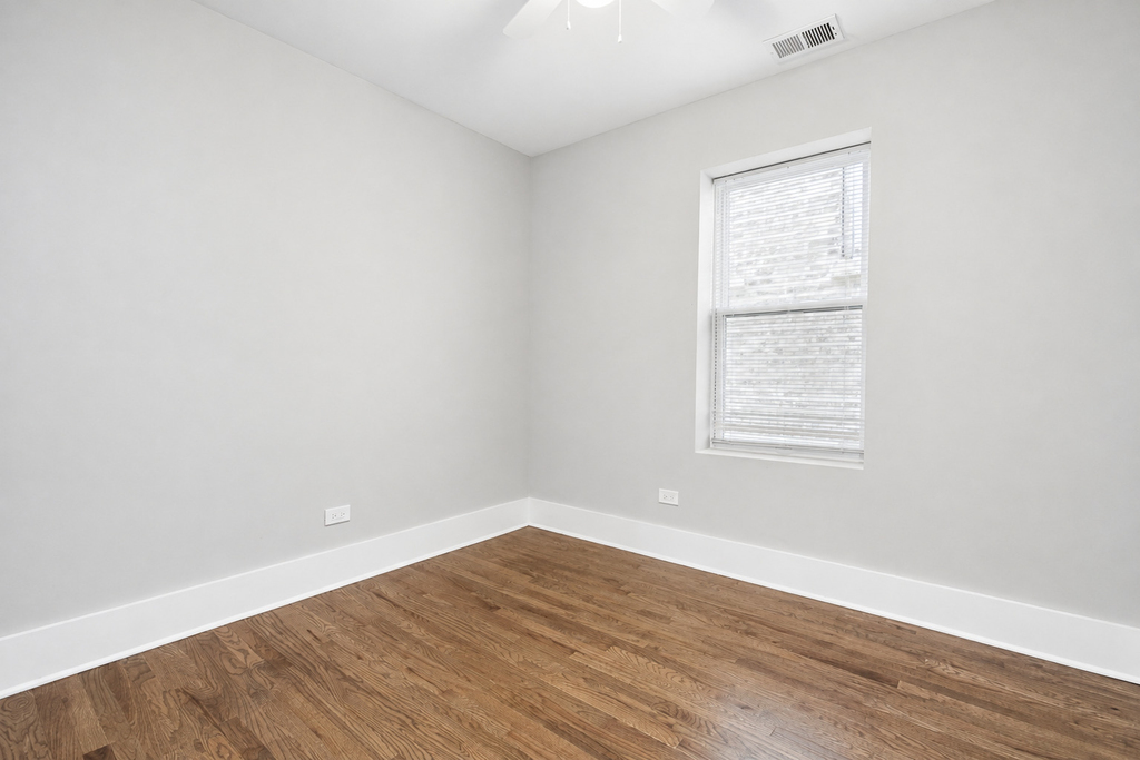 1901 W 21st Place - Photo 4