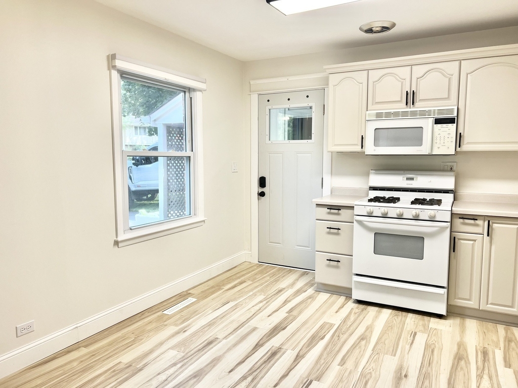 48 S Seebert Street - Photo 3
