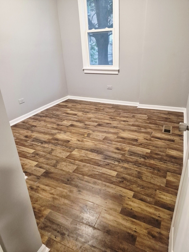 1133 E 81st Street - Photo 5