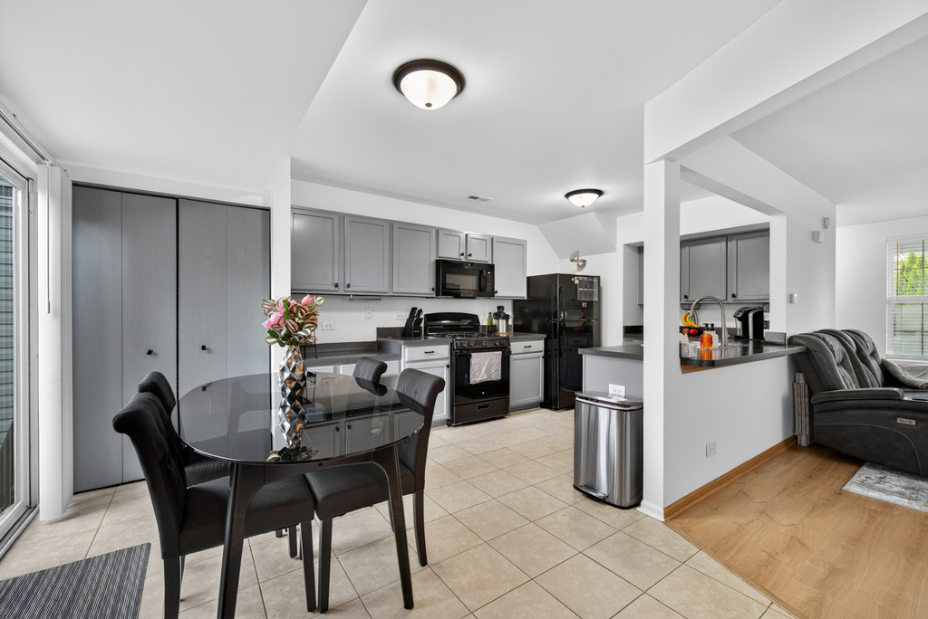 939 Four Seasons Boulevard - Photo 13