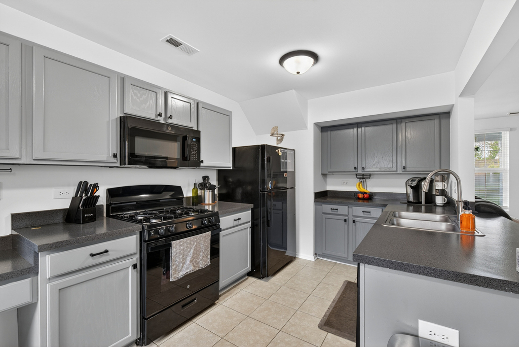 939 Four Seasons Boulevard - Photo 8
