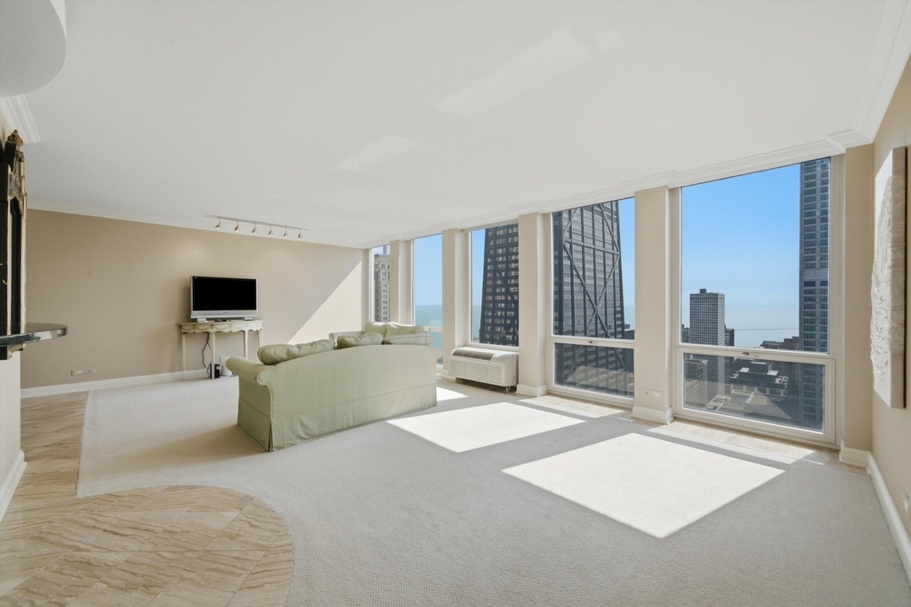 111 E Chestnut Street - Photo 1