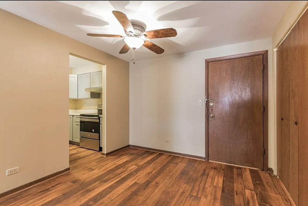 2325 N Neva Avenue - Photo 8