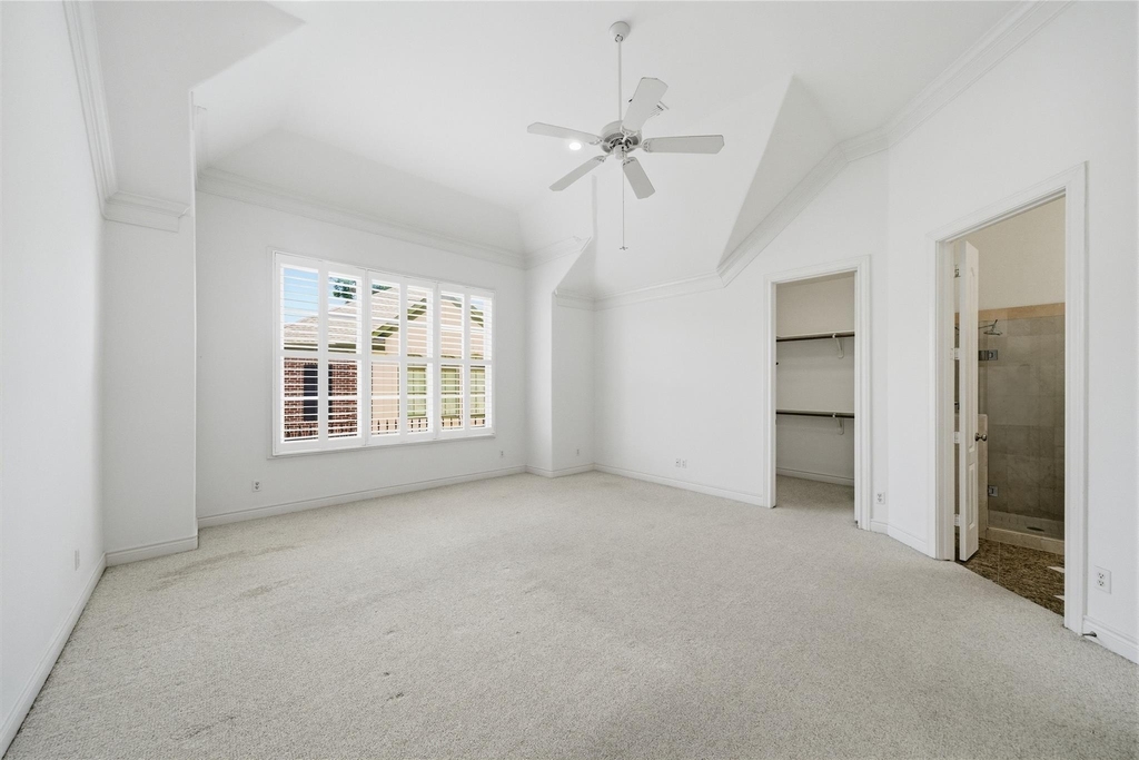 1329 Hyde Park Boulevard - Photo 19