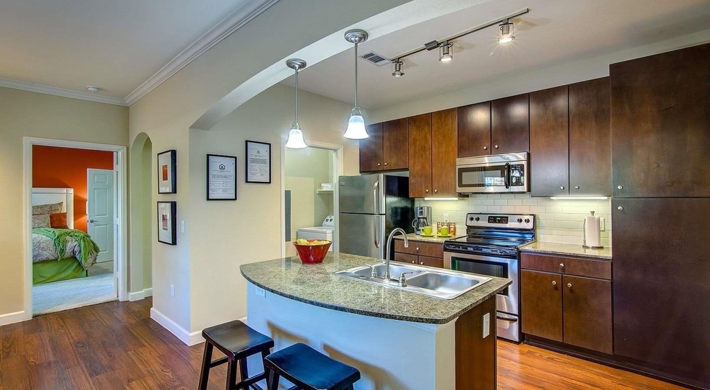 2951 N Loop 336 W - Photo 1