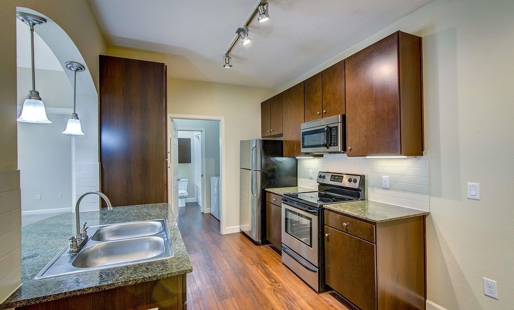 2951 N Loop 336 W - Photo 5