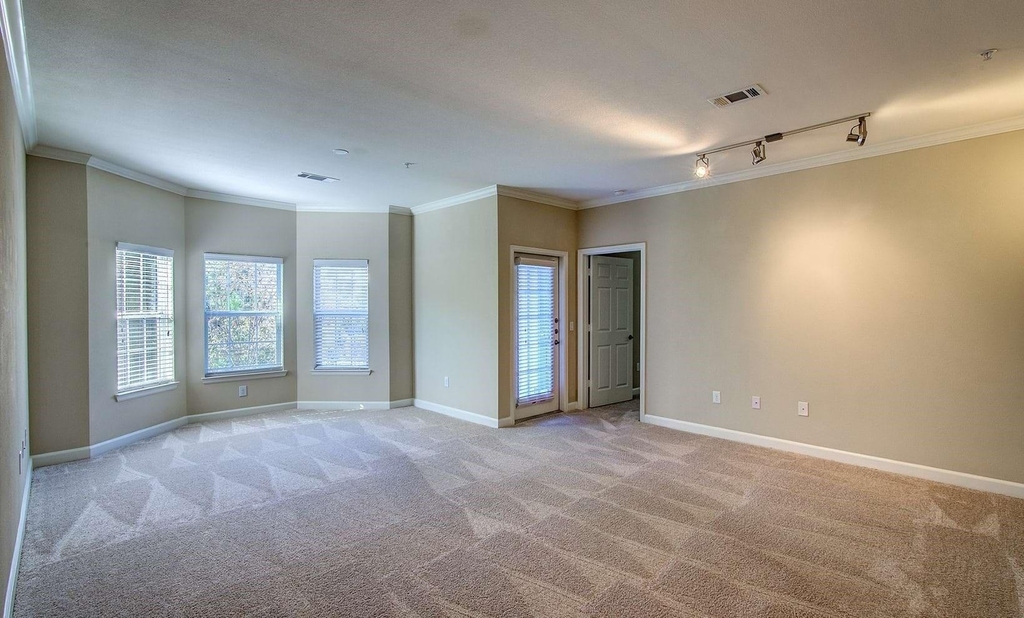 2951 N Loop 336 W - Photo 8