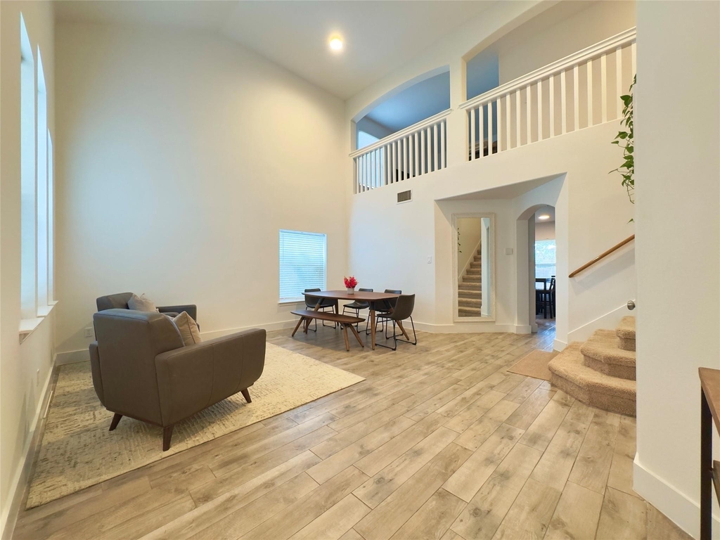 1404 Laguna Cove - Photo 2
