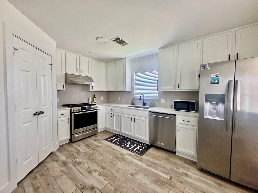 1404 Laguna Cove - Photo 4