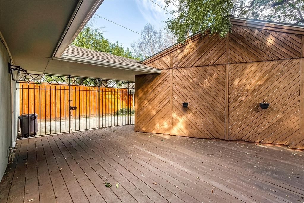 7810 Locke Lane - Photo 2