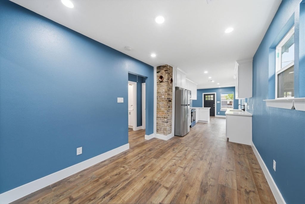 1210 Crockett Street - Photo 6
