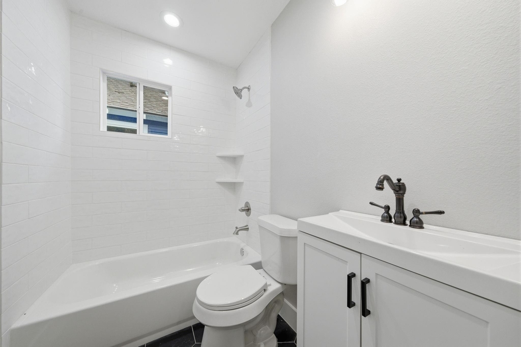 1210 Crockett Street - Photo 16
