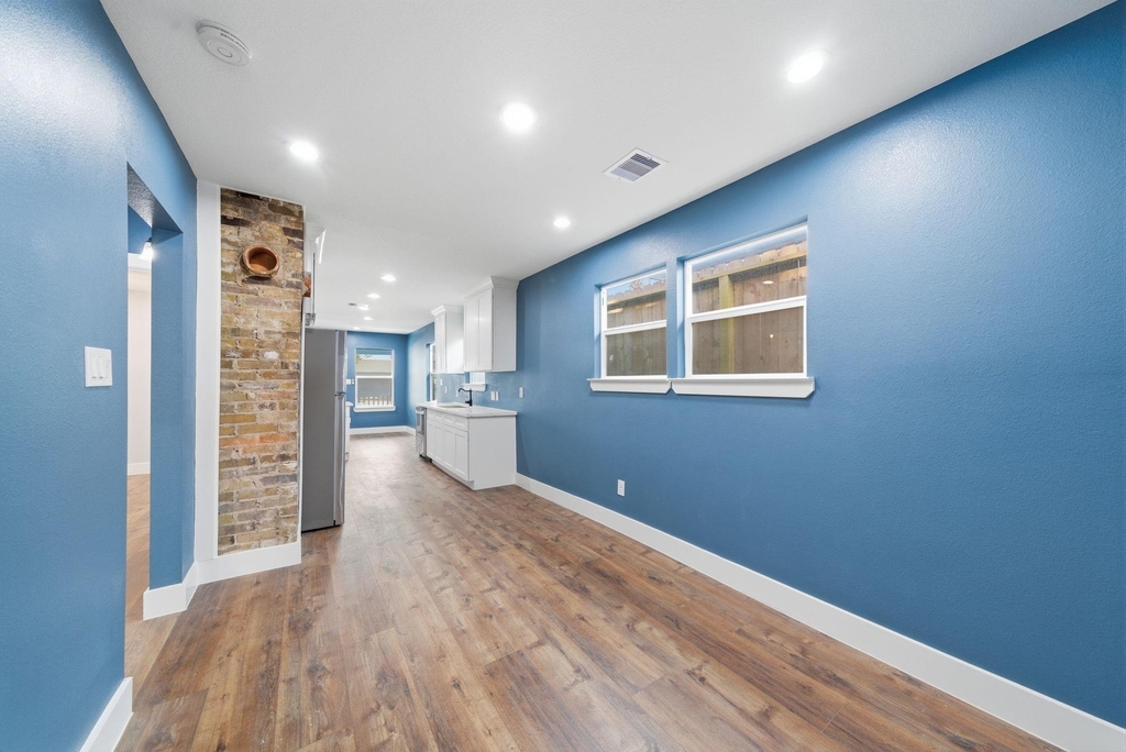 1210 Crockett Street - Photo 12